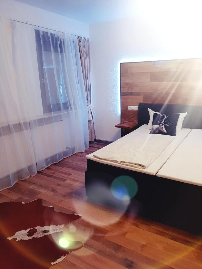 Gasthaus Zum Hirsch Hotell Lampoldshausen Exteriör bild